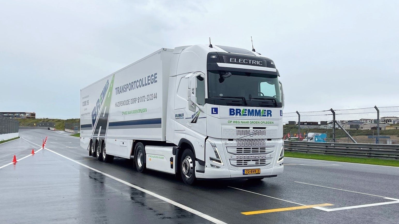 Lessen met een e-truck kan nu bij Bremmer Transportcollege