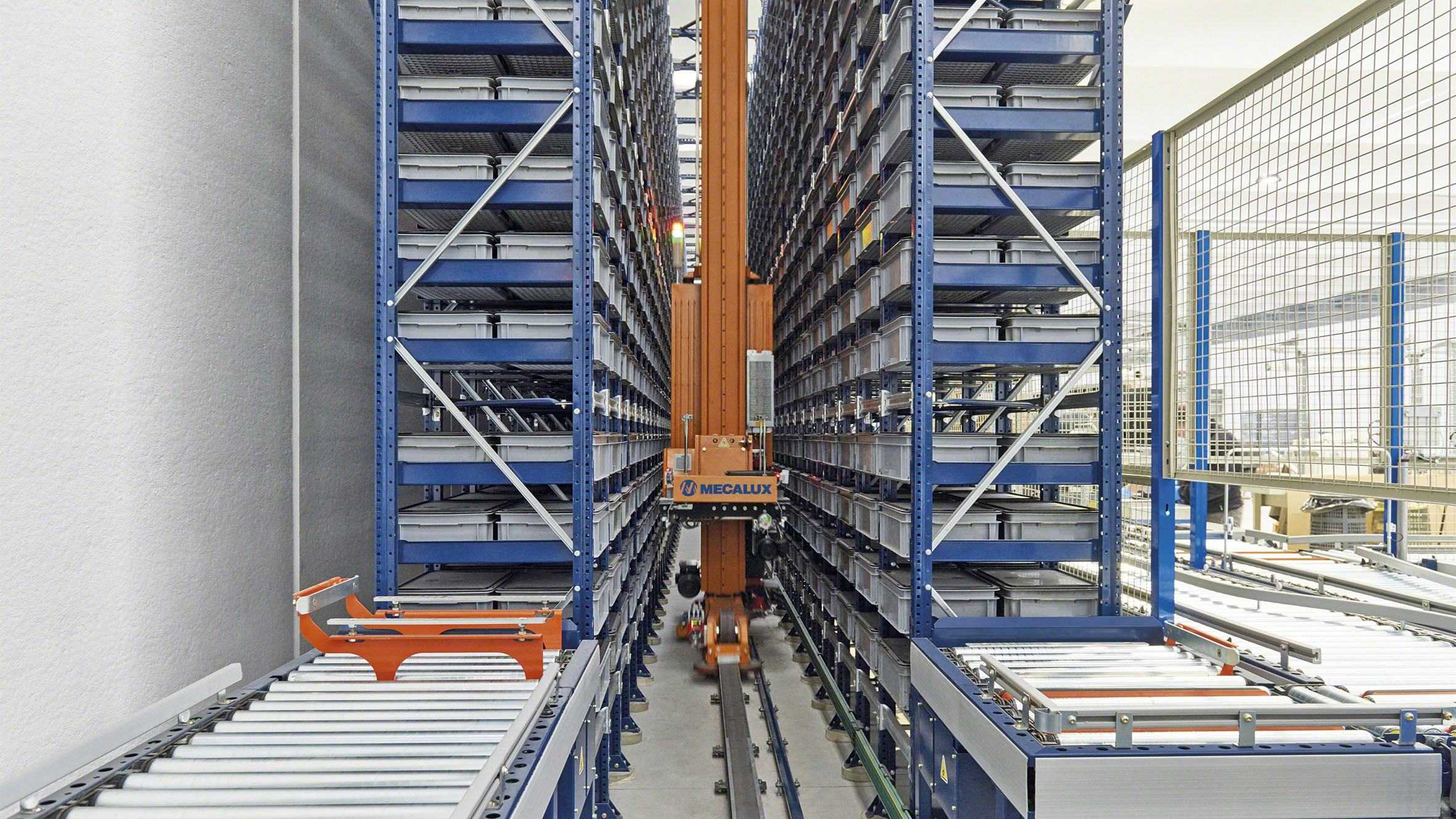 De geautomatiseerde stellingen voor dozen in het magazijn van Paolo Astori maken gebruik van een miniload magazijnkraan.