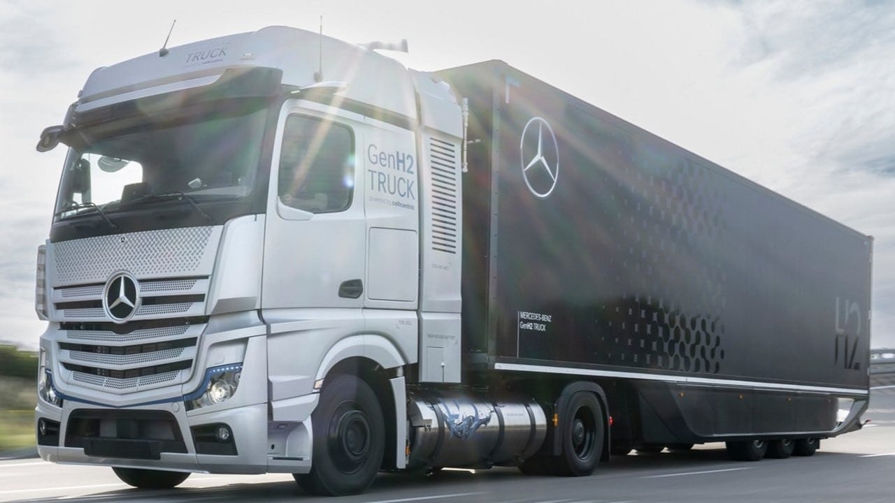 Bedrijven testen waterstoftruck Mercedes in logistieke operatie