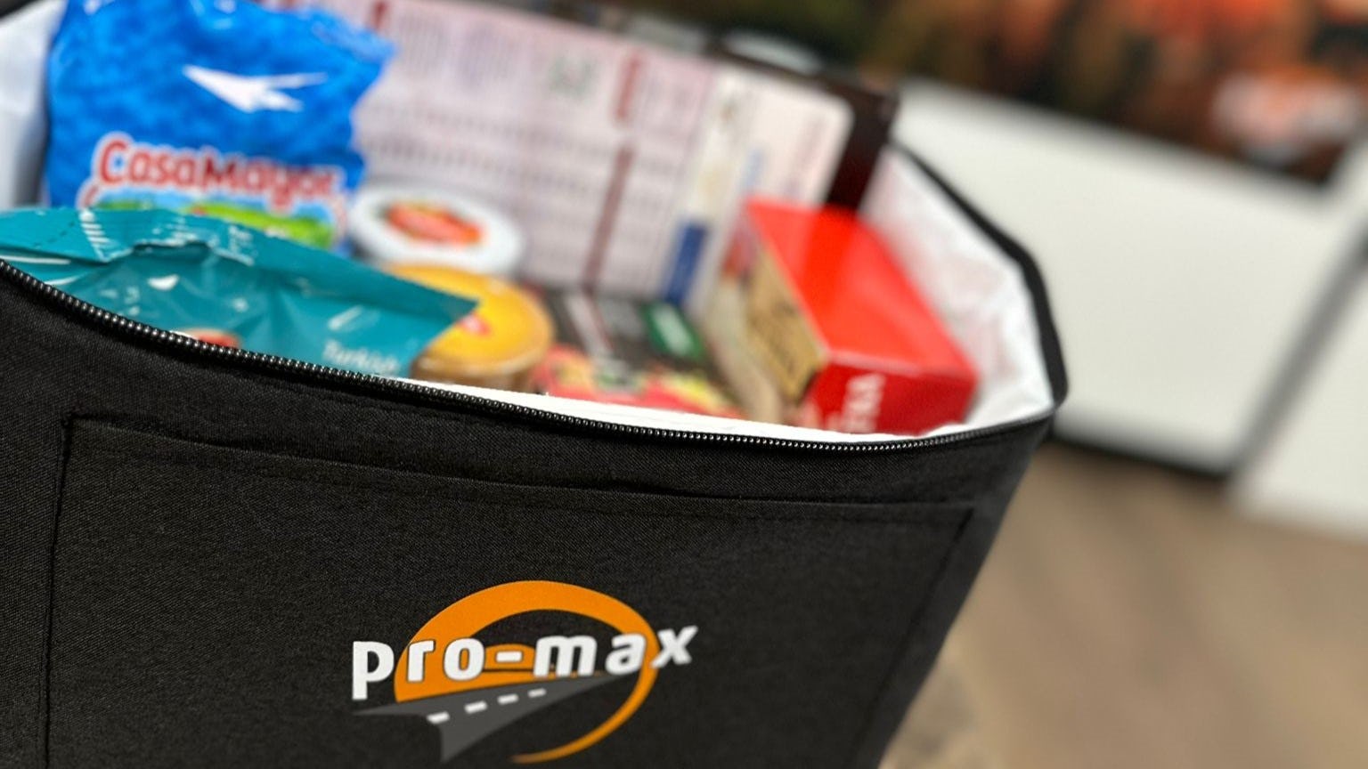Promax deelt naast kerstpakket ook ramadanpakketten uit