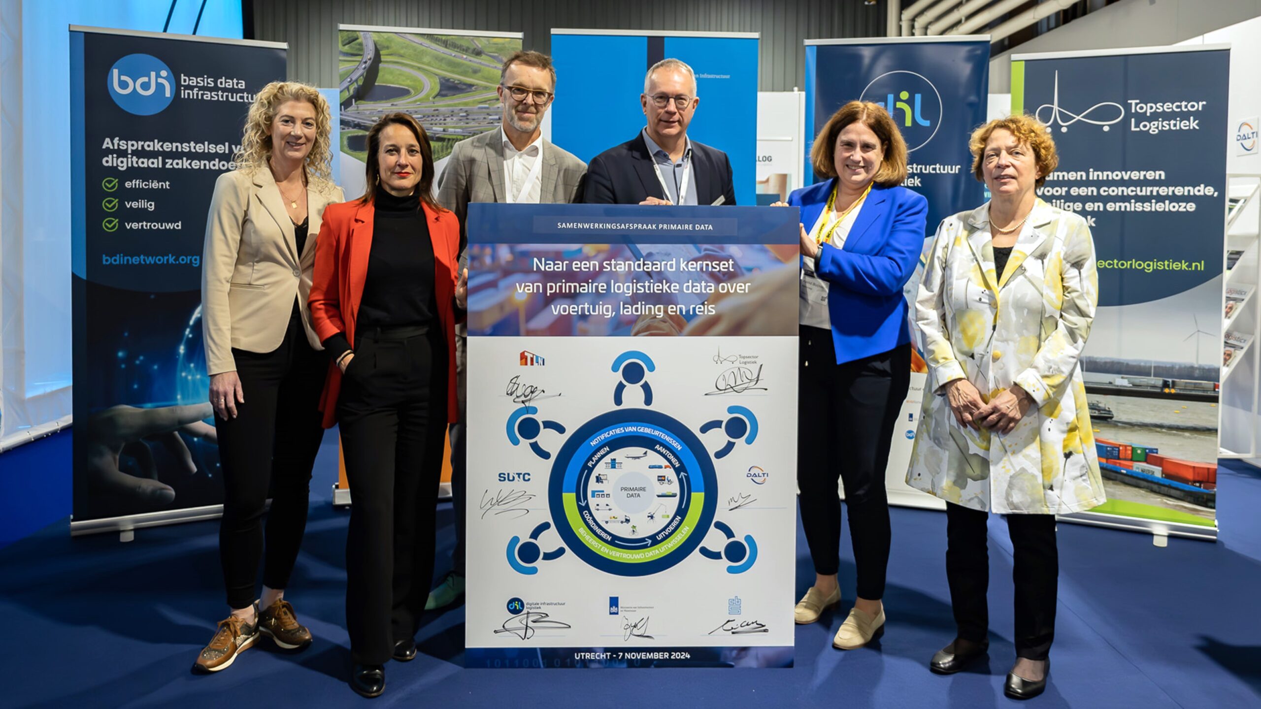 Jitske Brink (Dalti), Stephanie Wagenaar (TLN), Wout van den Heuvel (SUTC/TLN), Adriaan Zeillemaker (ministerie I&W) Astrid Buijssen - van Dongen (Topsector Logistiek) en Marly Odekerken (CBS)