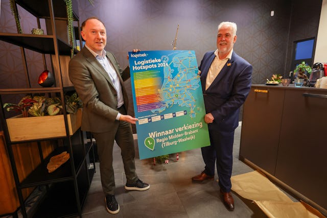 Wethouders Bas van der Pol van de gemeente Tilburg (links) en Frank Spierings van de gemeente Waalwijk (rechts).