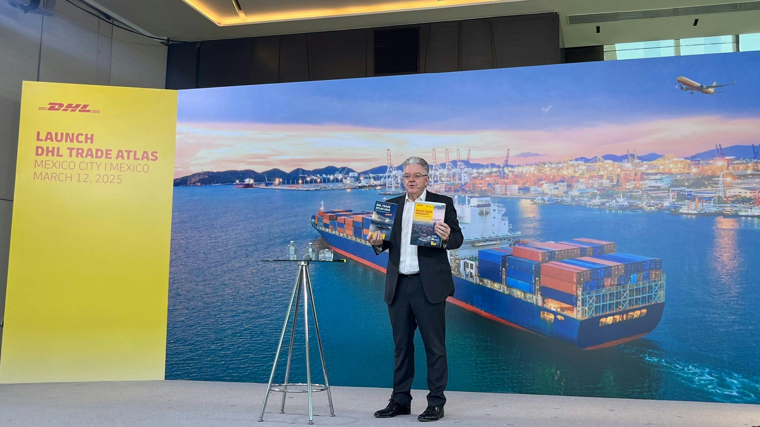 John Pearson, ceo van DHL Express, bij de presentatie van de DHL Trade Atlas 2025.