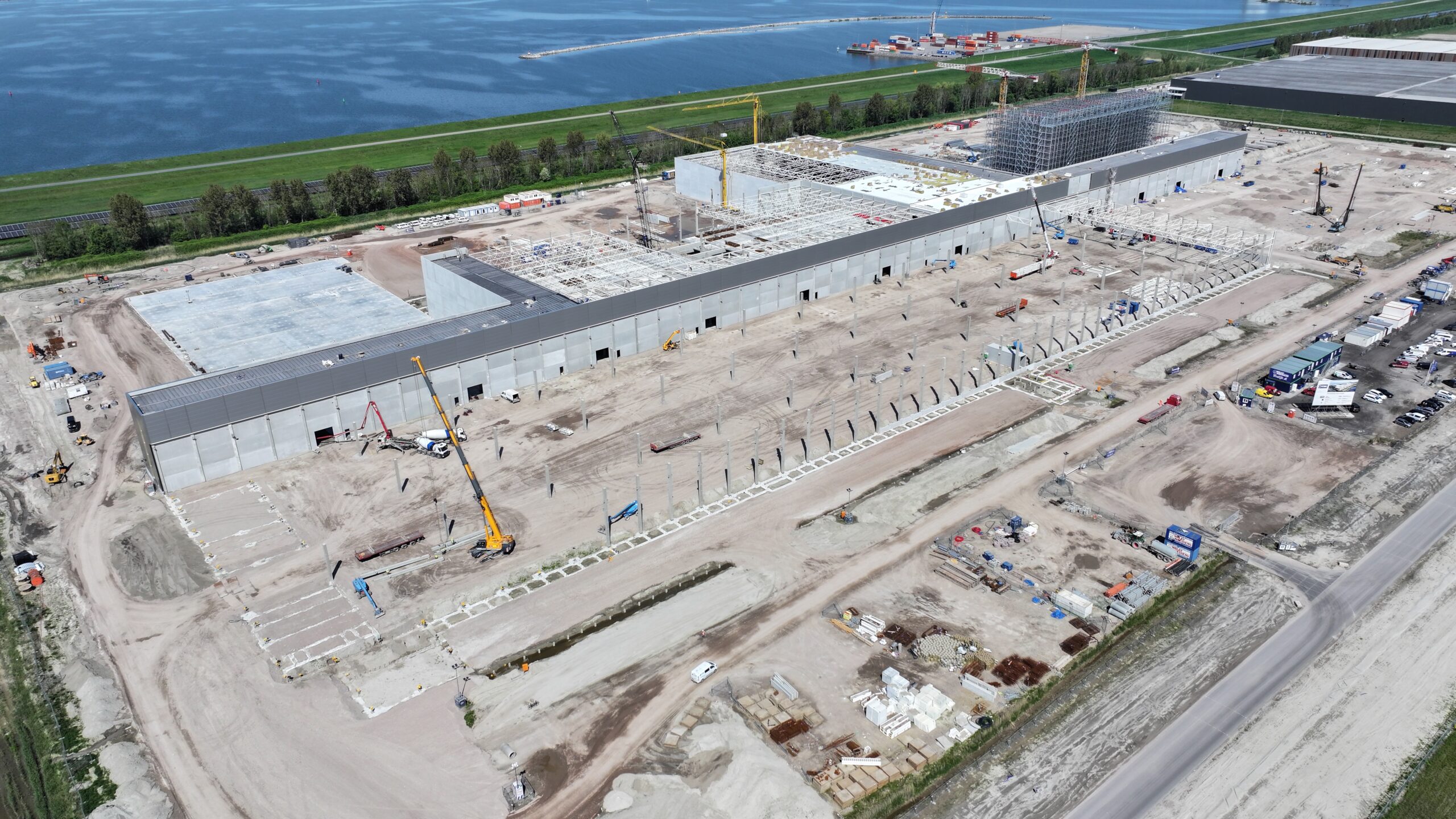 Interieurketen Jysk bouwt in Lelystad een hoogbouwmagazijn van 46 meter. Foto: Jysk
