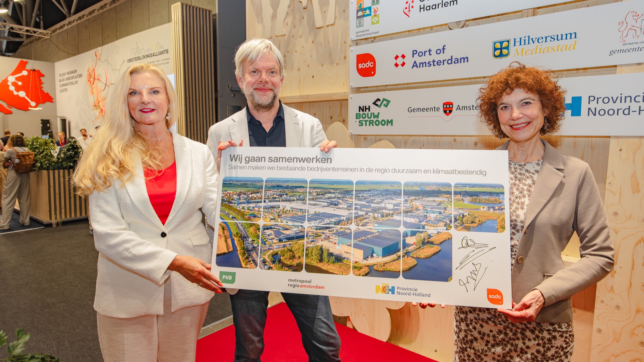 Esther Rommel (Provincie Noord-Holland), Emiel Reiding (Metropoolregio Amsterdam) en Eva Klein Schiphorst (SADC)