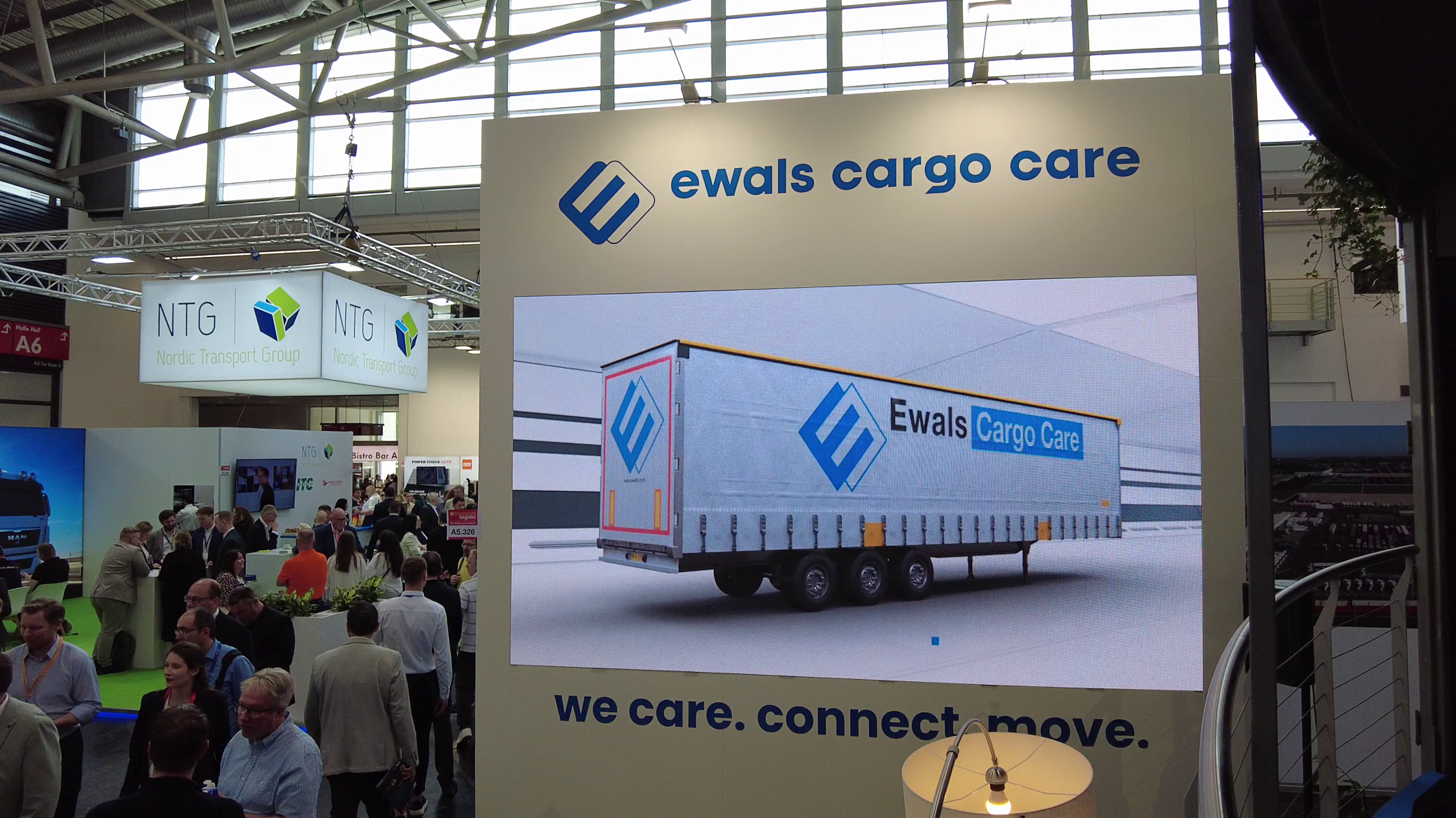 Op vakbeurs Transport Logistic in München is de nieuwe uitstraling van Ewals goed te zien. 