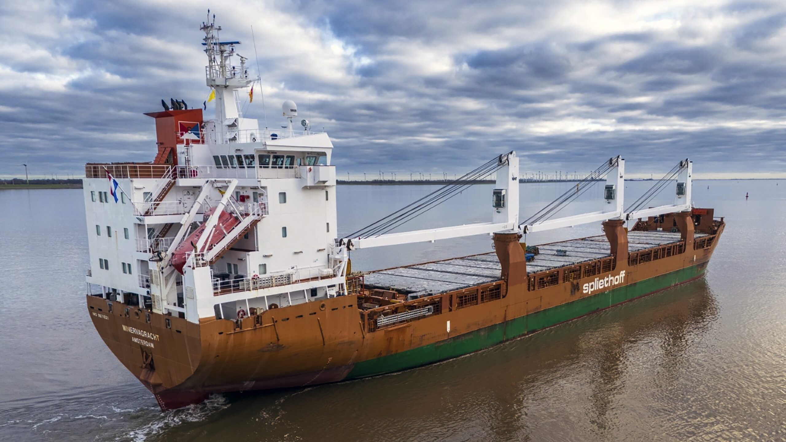 Het Nederlandse schip Minervagracht eerder dit jaar in Delfzijl. Foto: Mark Prummel / ANP