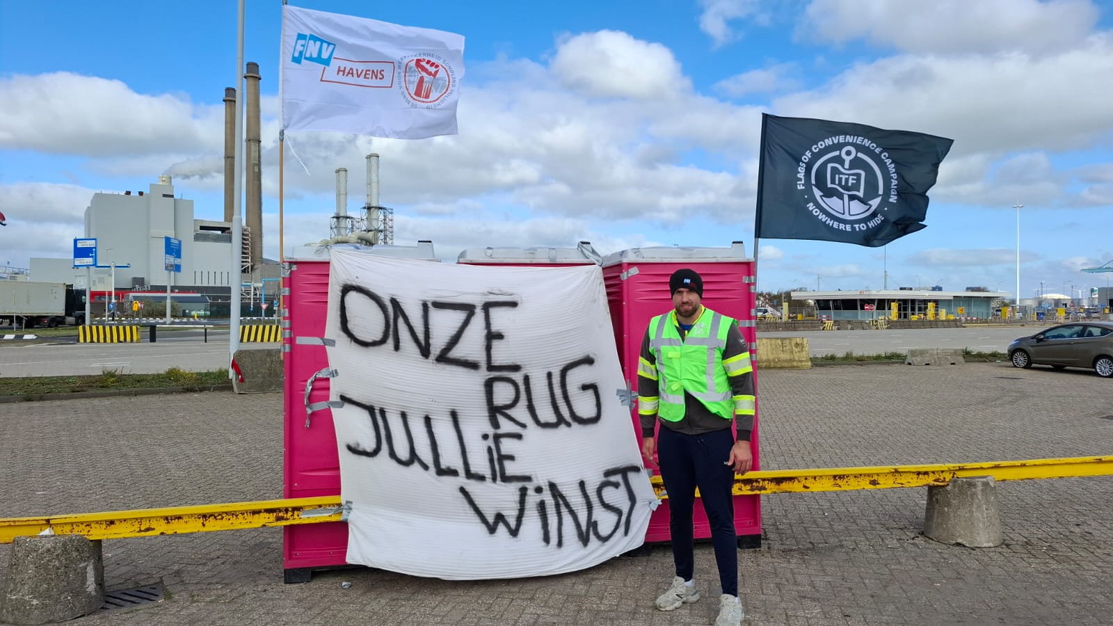 De stakingsbereidheid onder de sjorders is groot en ze willen doorgaan totdat ze gerechtigheid hebben. Foto: Niek Stam, bestuurder FNV Havens