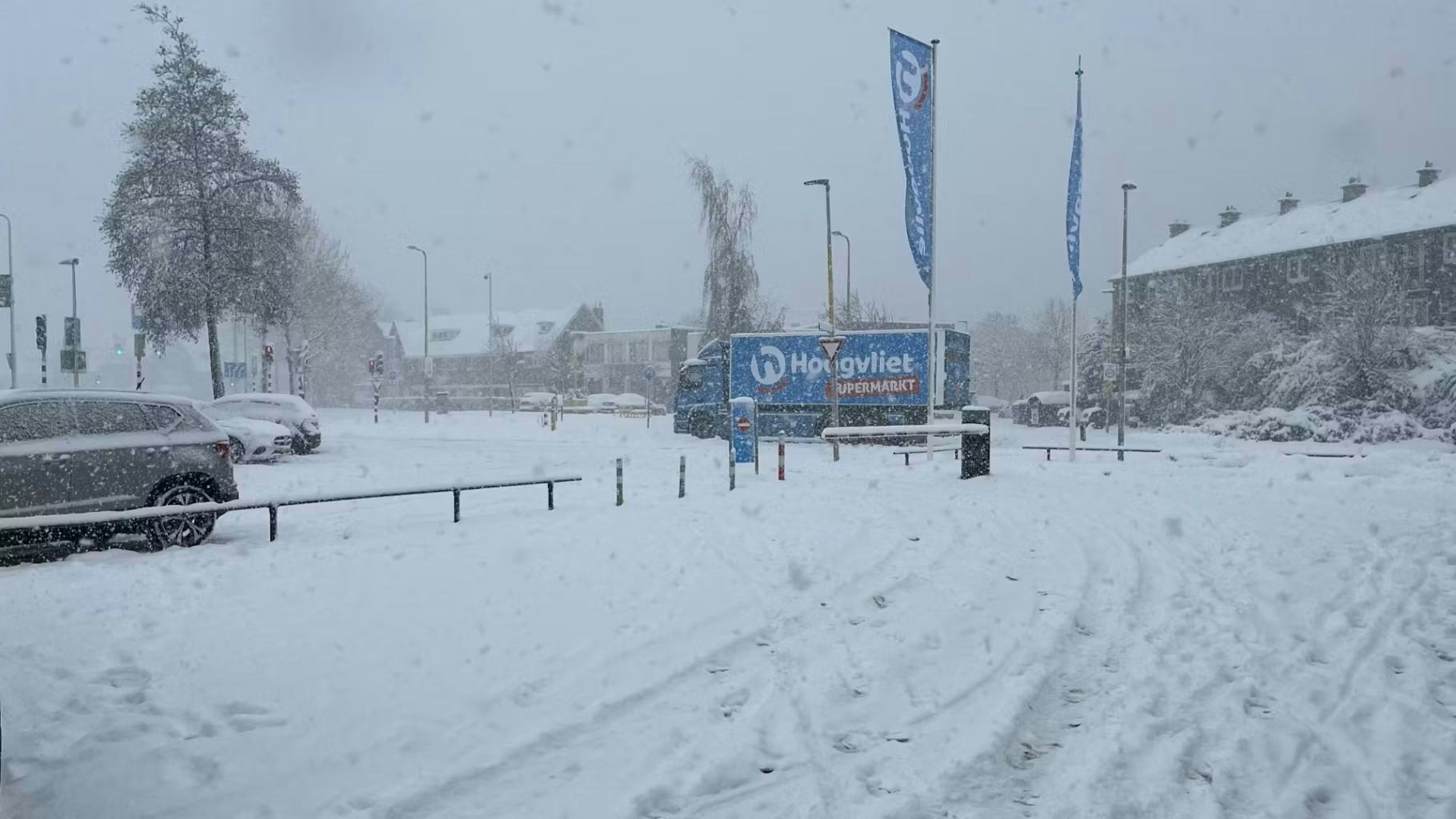 Hoogvliet Steenovenweg Utrecht heeft zojuist vracht ontvangen. Foto: Distrifood
