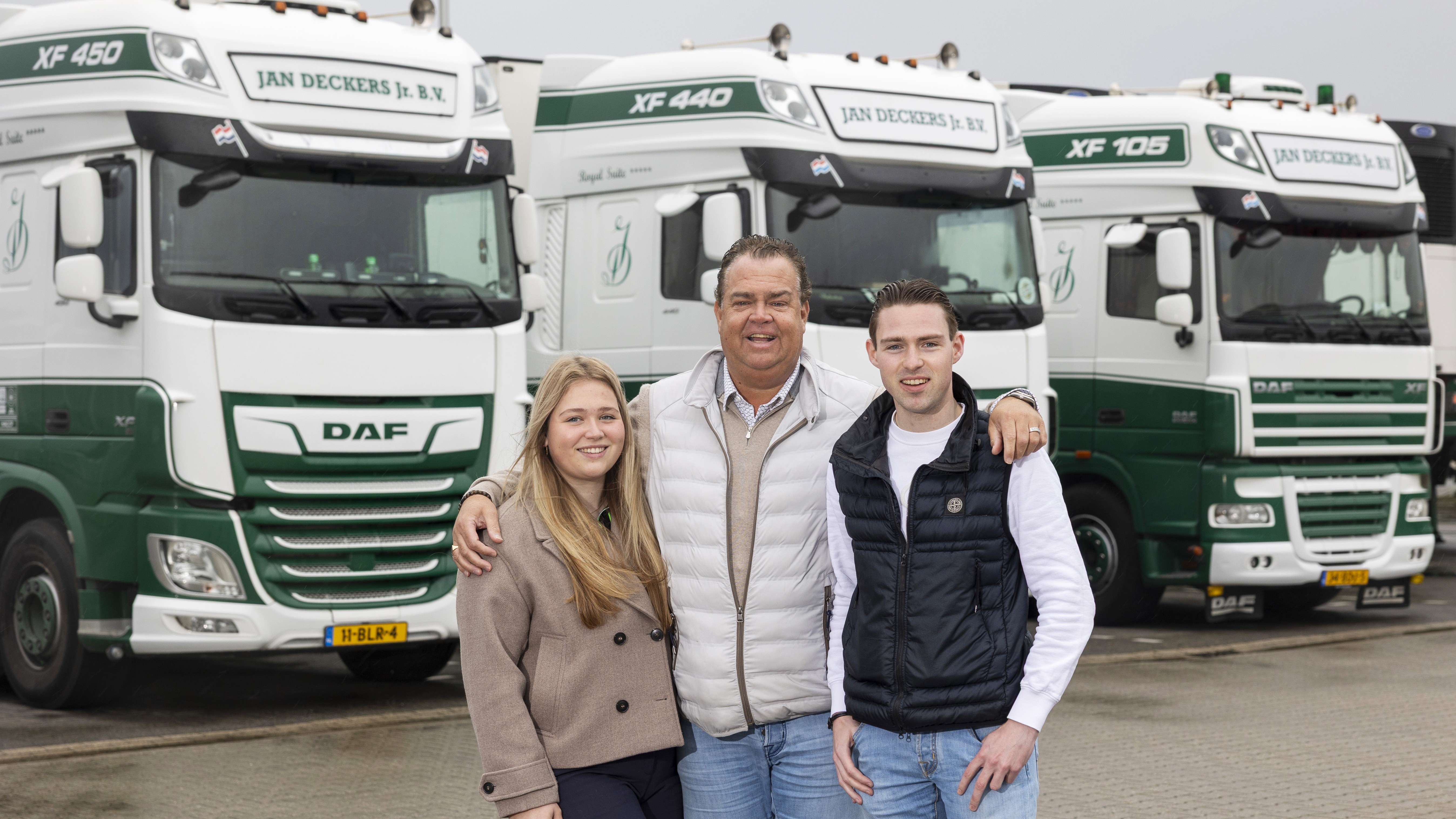 Jan Deckers met zijn zoon Jan en dochter Elles. Foto: Herbert Wiggerman