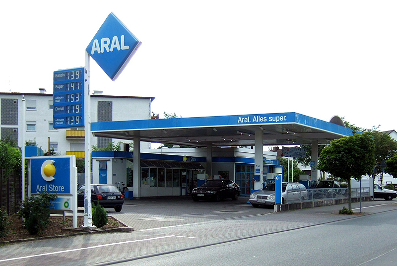 Archieffoto van een Duits tankstation. Foto WikiMedia
