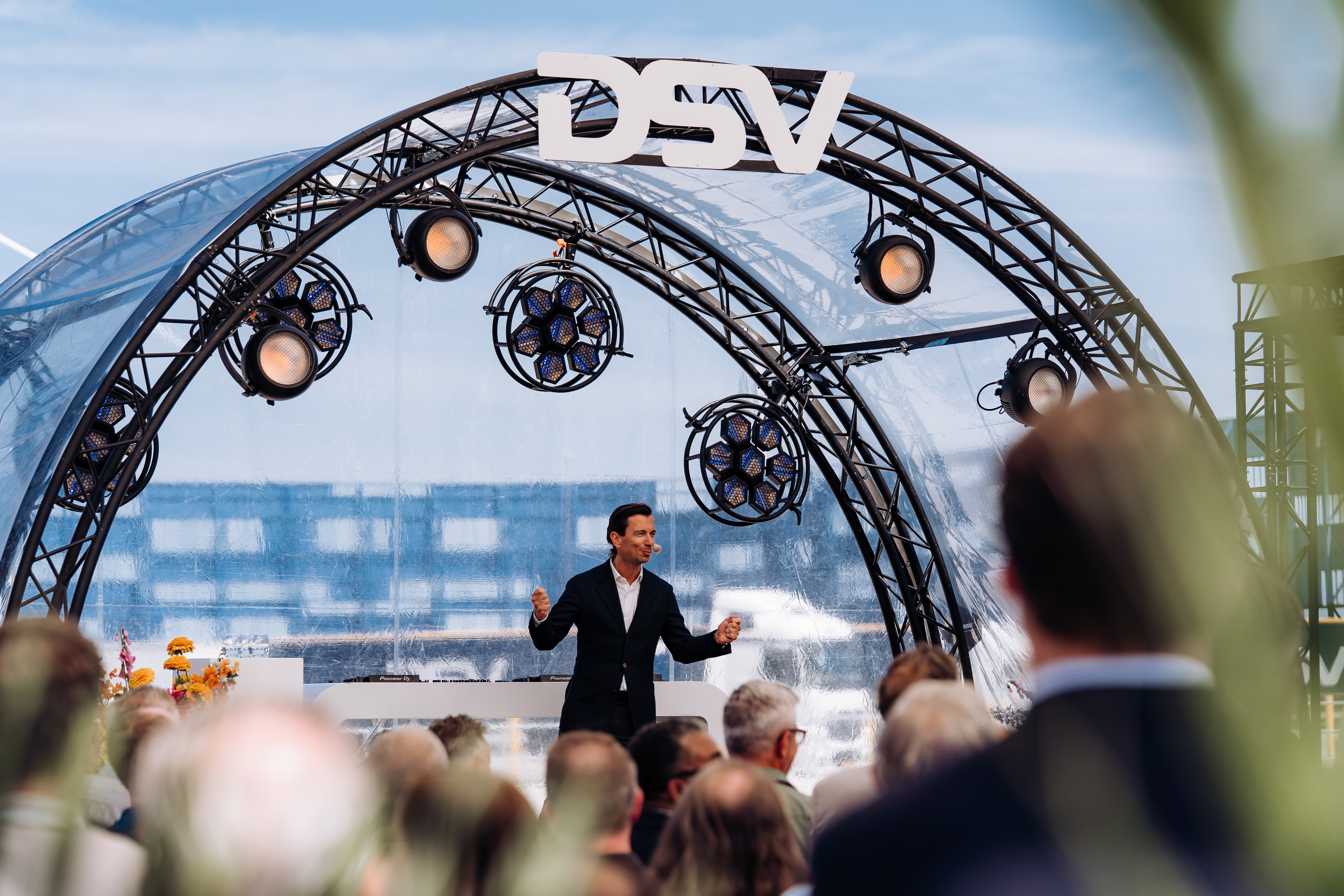 Maciej Walenda, ceo contractlogistiek, tijdens de officiële opening van het nieuwe dc van DSV in Moerdijk. Foto: DSV 