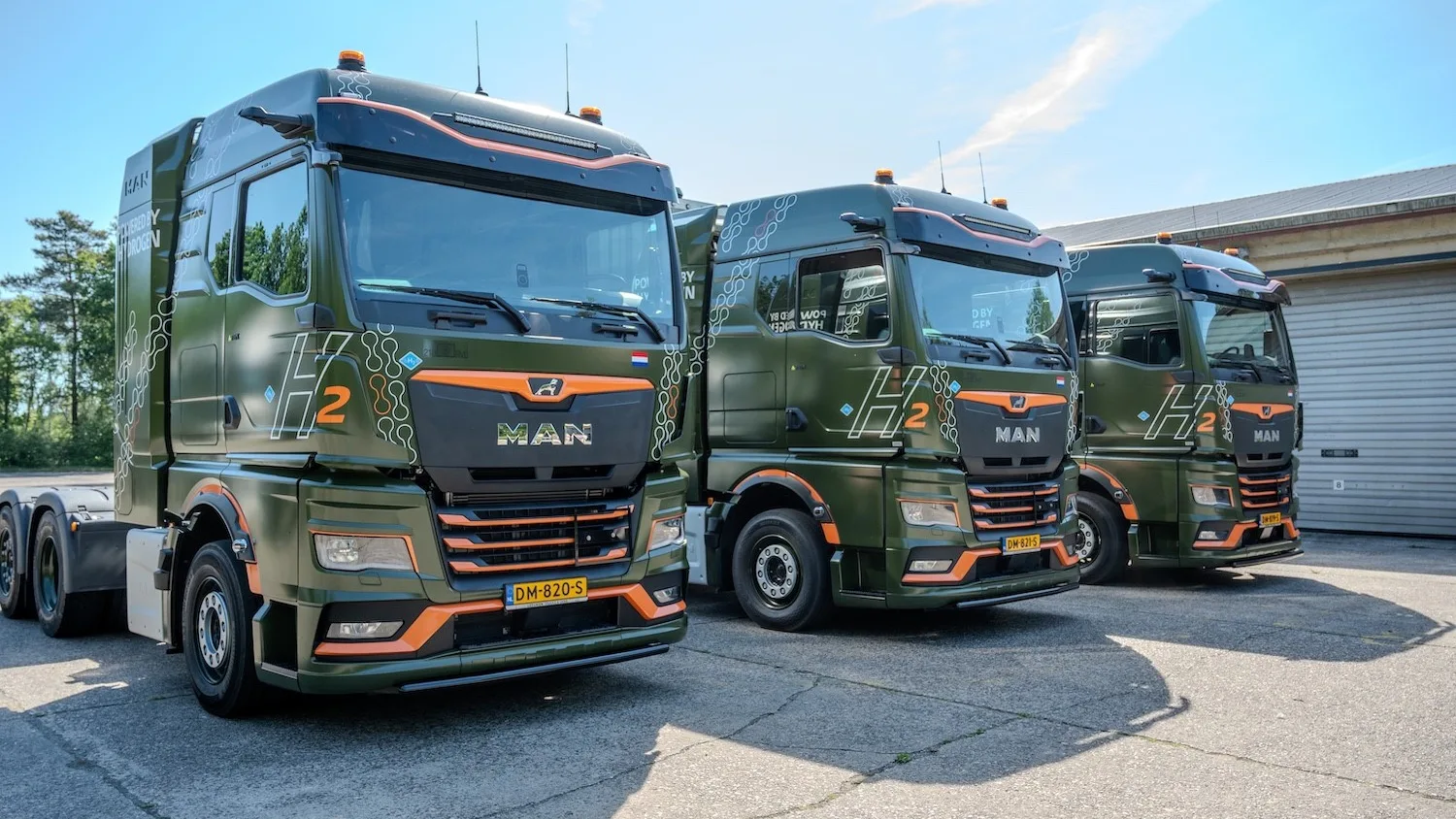 De waterstofvrachtwagens van MAN voor defensie. Foto Defensie