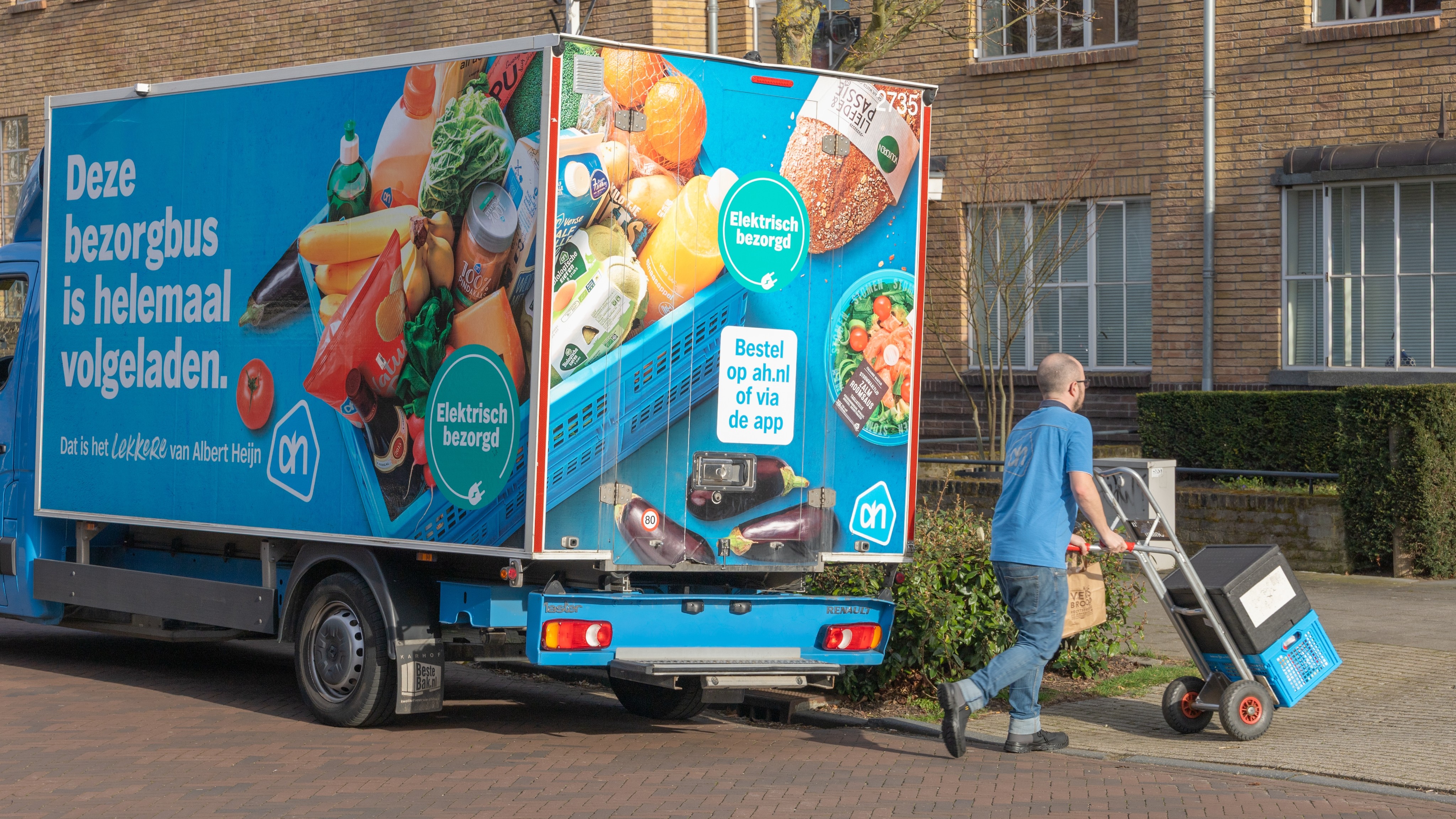 Voor veel producten is online inmiddels een vanzelfsprekend verkoopkanaal. Dat geldt echter nog niet voor dagelijkse boodschappen. Foto: Robert coolen / Shutterstock.com