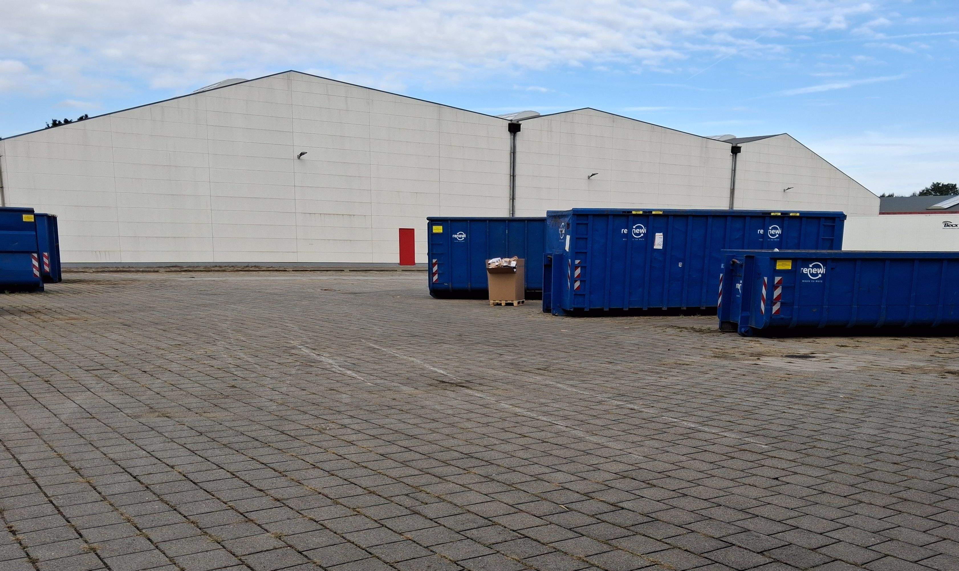 Afvalcontainers op locatie in Diessen. 