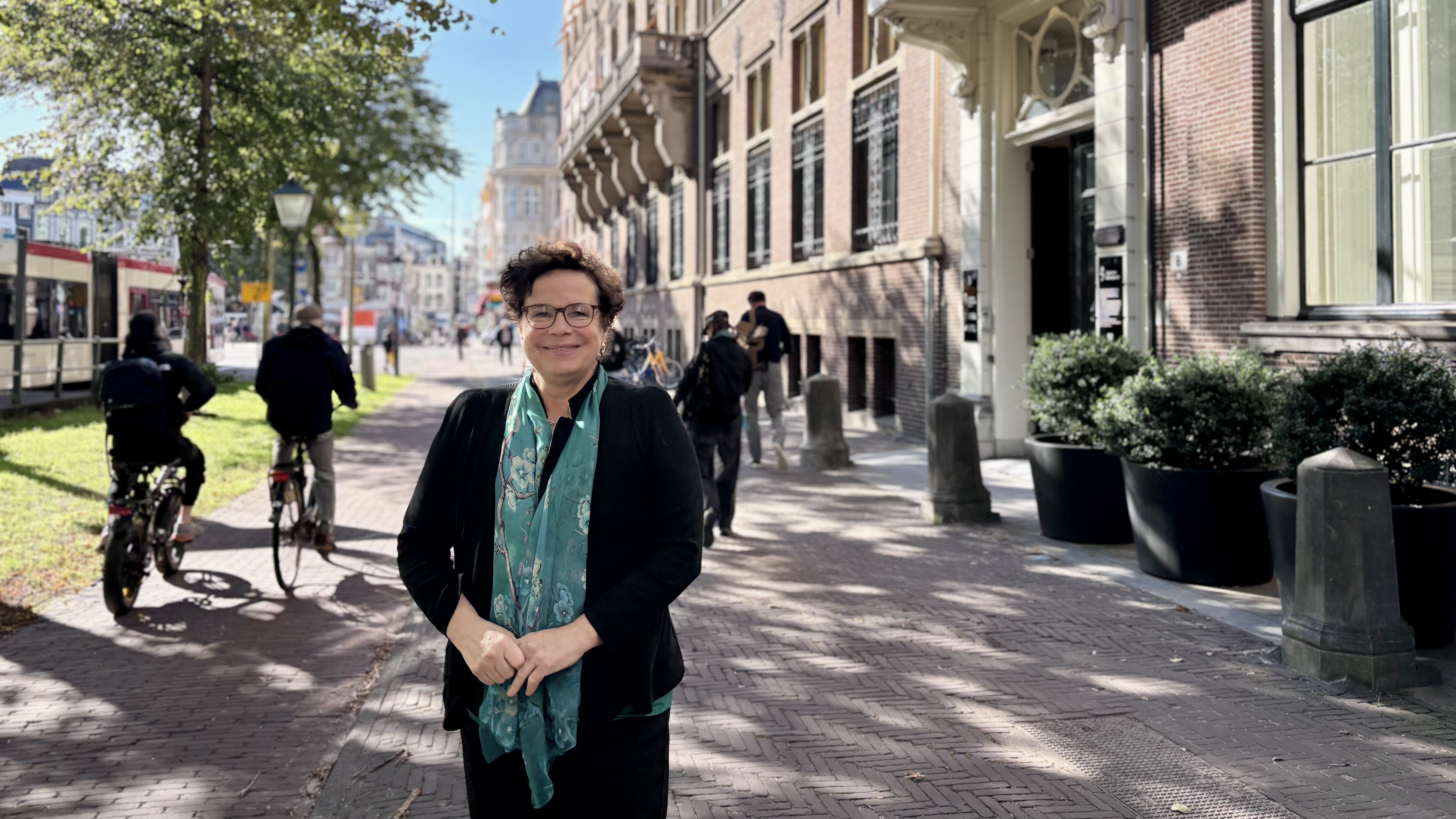Barbara Joziasse, bestuurslid van de Algemene Rekenkamer deed onderzoek naar cruciale infrastructuur voor militaire doeleinden. Foto: Mark de Bruijn